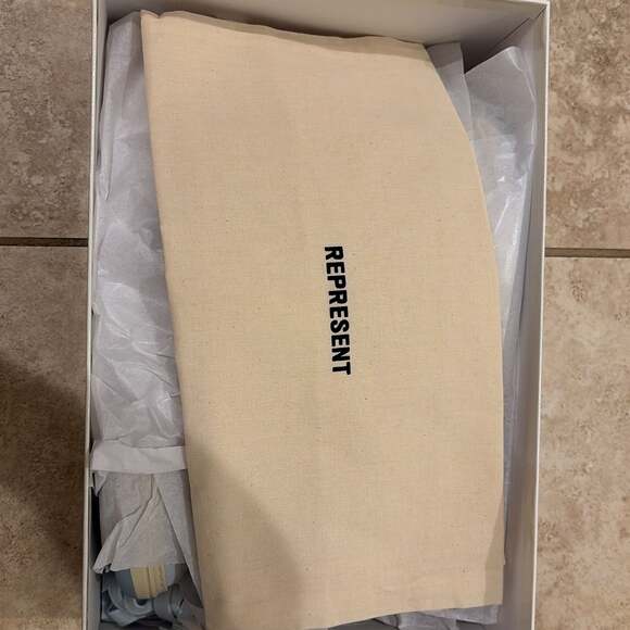 REPRESENT Reptor Low-top Sneakers in Powder Blue - Picture 5 of 10